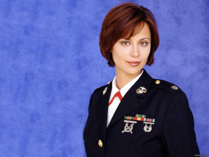 CATHERINE BELL s televizním seriálu JAG - herečka se hlásí k Scientologii